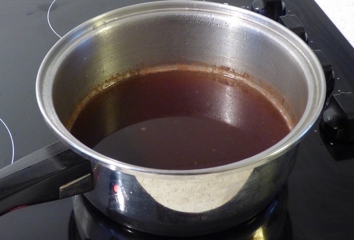 grinds-settling-in-pot