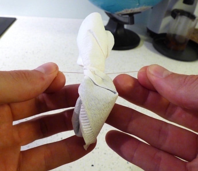 tying-coffee-bag