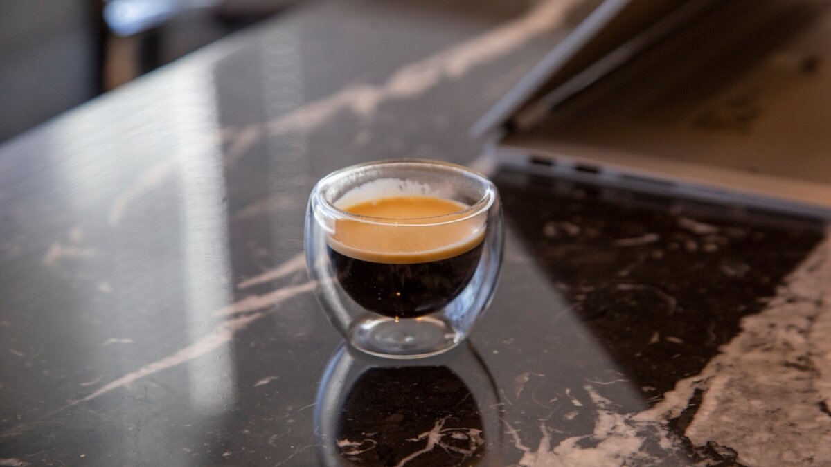Cómo preparar un espresso sin cafetera 