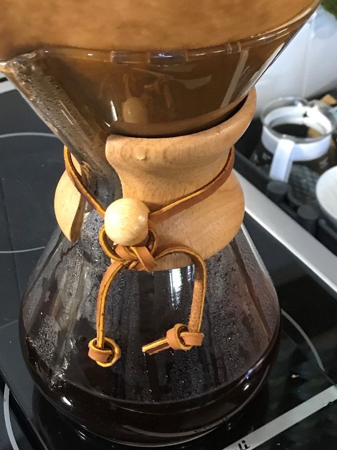 brewing coffee with a chemex