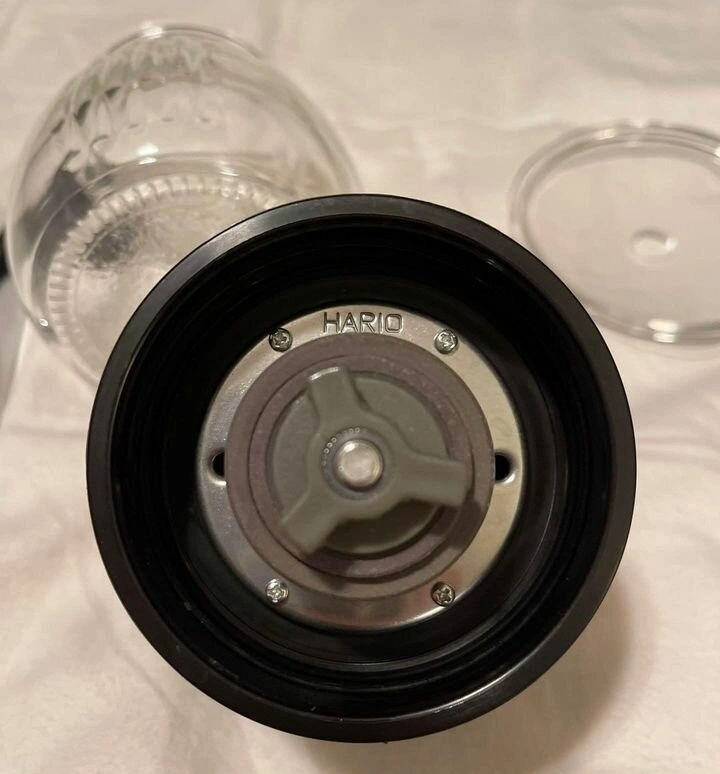 A look into a burr setting of a Hario Skerton grinder