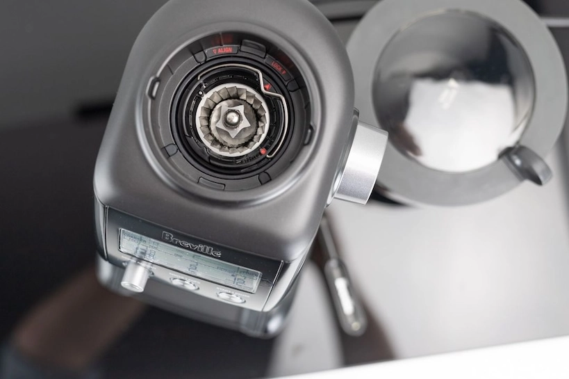 A closeup of the burr that Smart grinder pro operates with