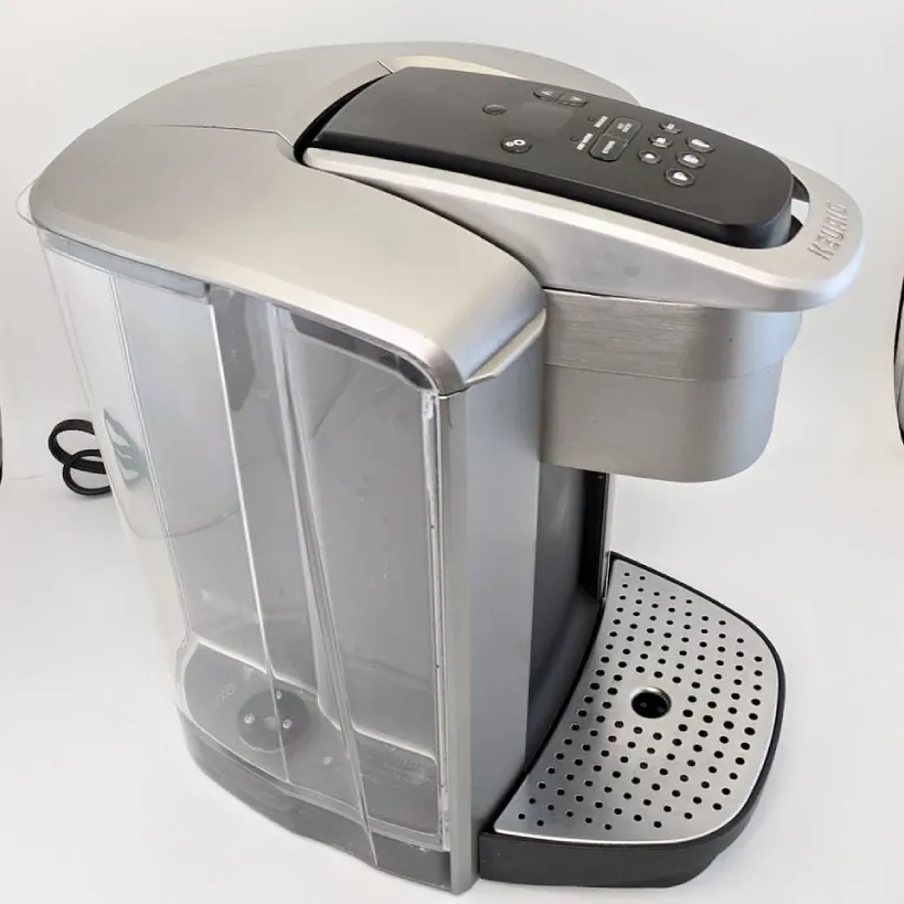 Side view of the Keurig K-Elite in silver showing the water tank