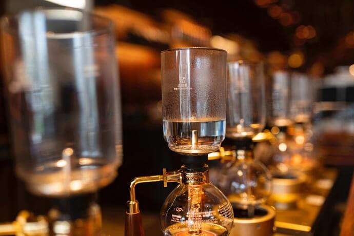 some coffee siphons like the kitchenaid siphon coffee brewer - the upper chamber