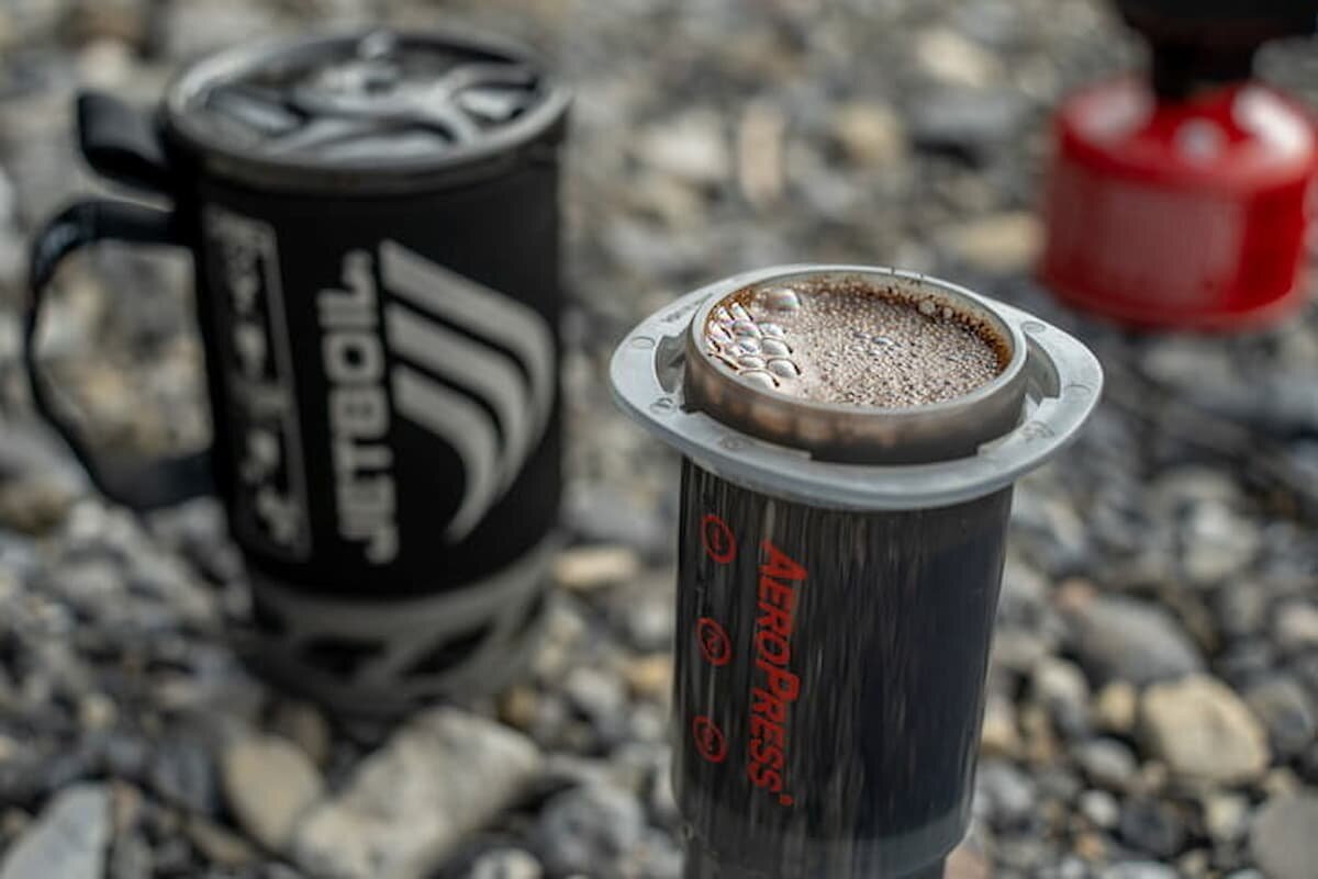 Aeropress Go: Der bessere Kaffeezubereiter für unterwegs