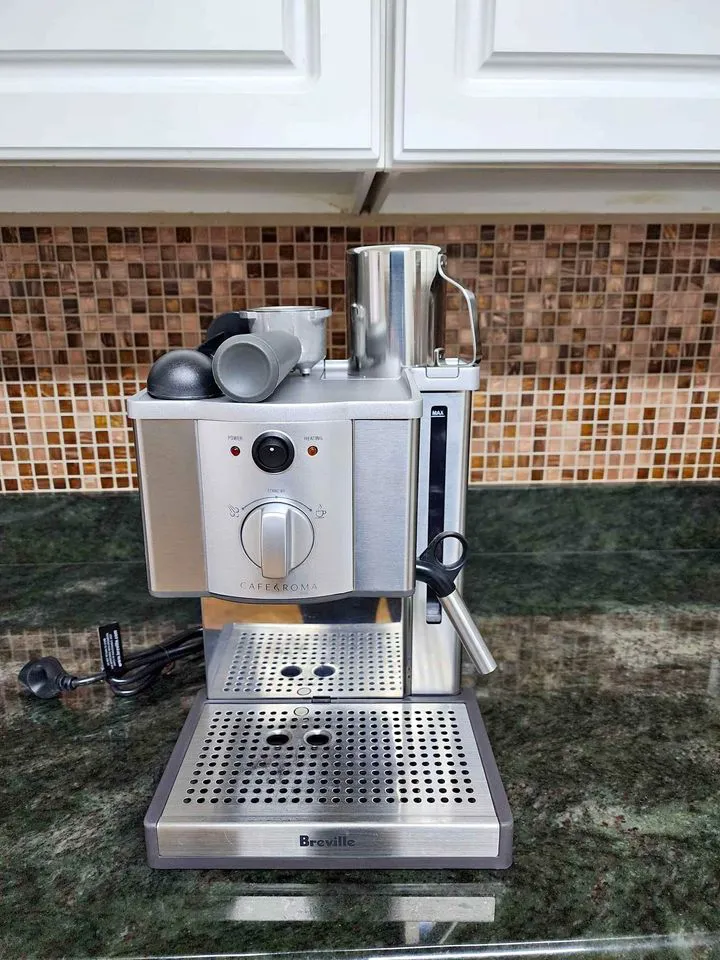 Front view of the Breville Cafe Roma