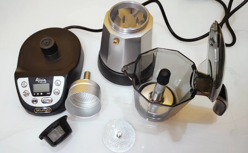 Parts of the Delonghi Alicia Moka pot