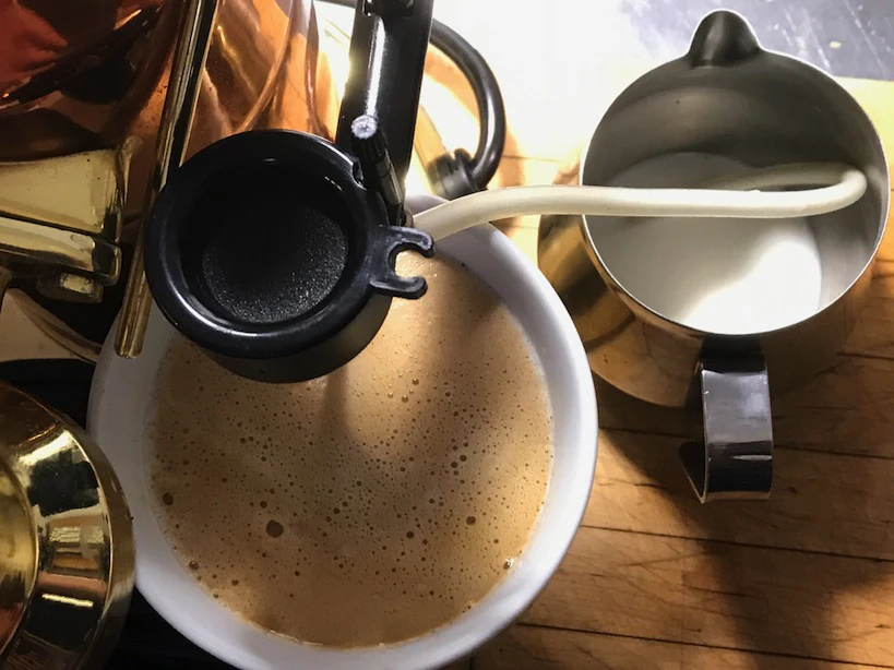 Automatic milk frother function on the La Pavoni Professional