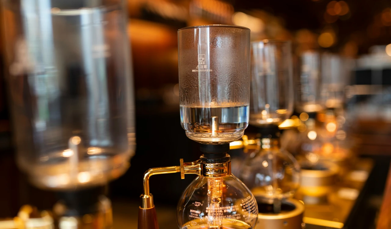 Bodum Pebo (Santos) Review: A Simplified Siphon Coffee Maker