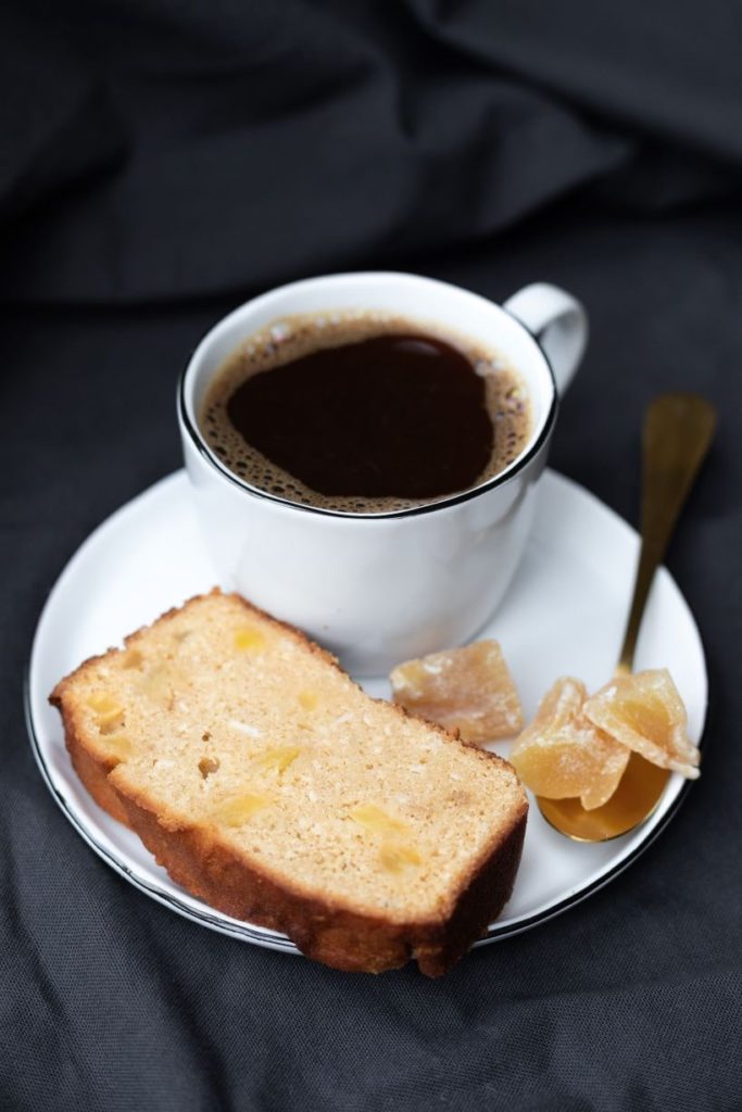 Black Coffee Cup with Ginger and Bread