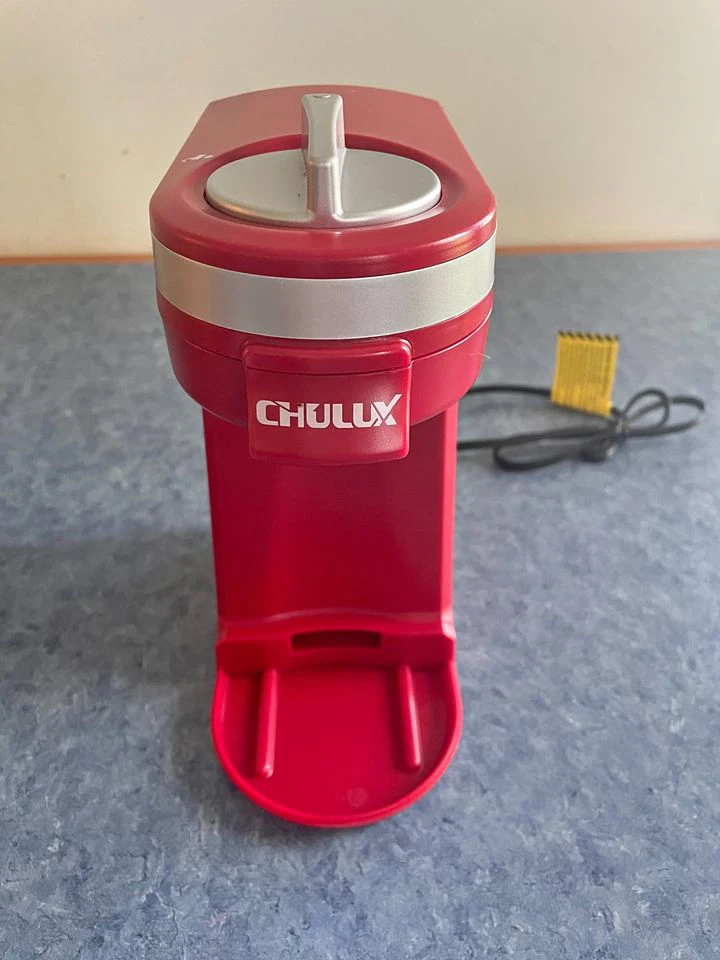 Front view of the Chulux Mini in red