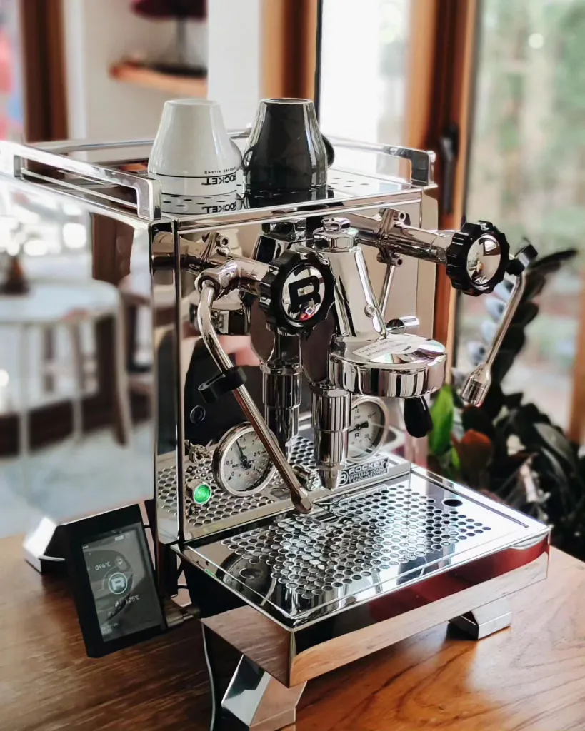 Rocket R58 on wooden counter 