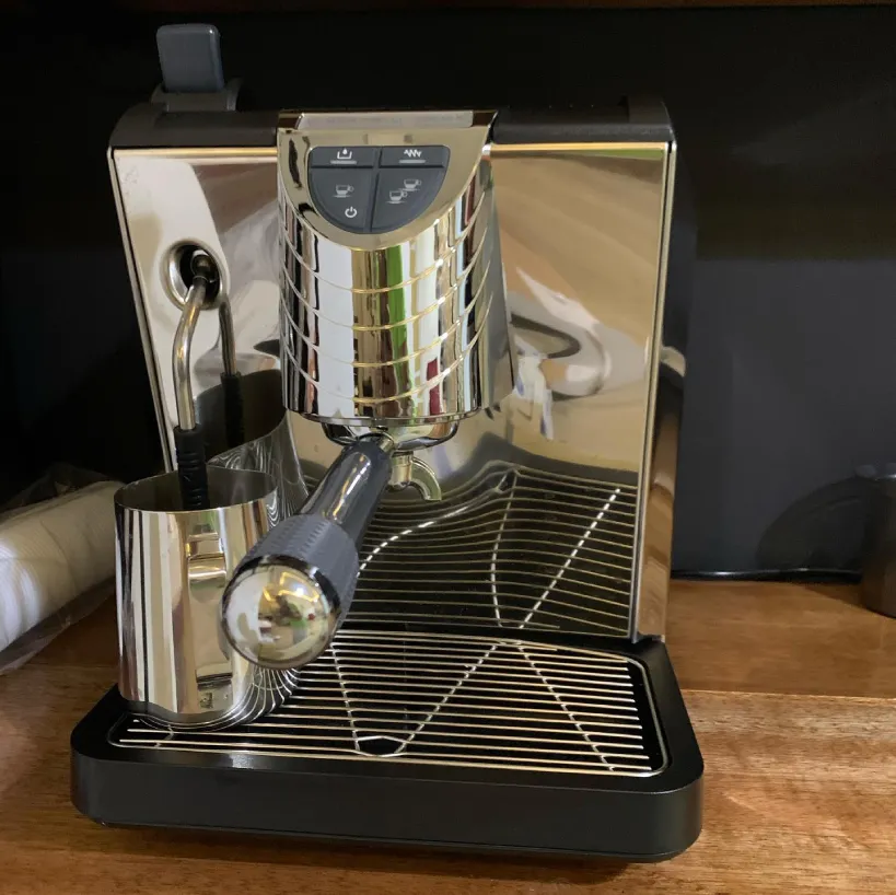 Nuova Simonelli Oscar espresso machine in home setup