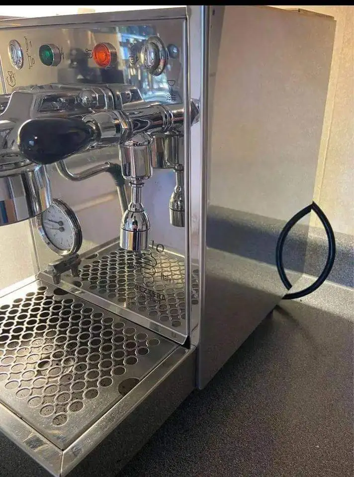 Side view of the Bezzera BZ10 espresso machine