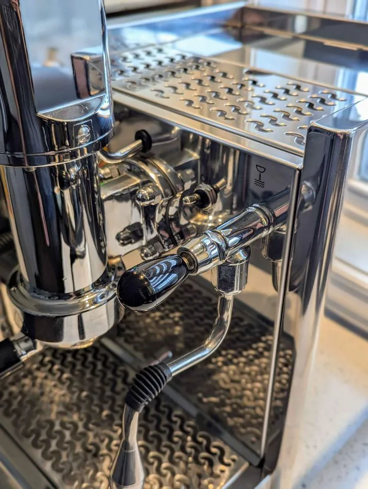 Steam wand of the Bezzera Strega